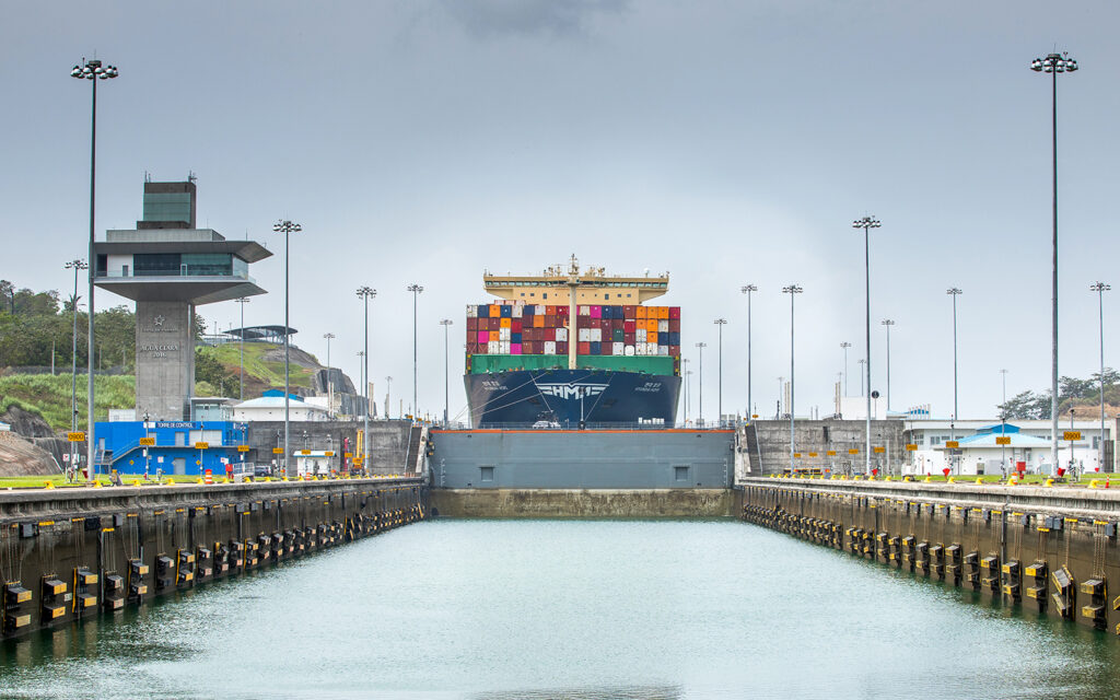 Huyndai Hope - El Faro - Canal de Panamá