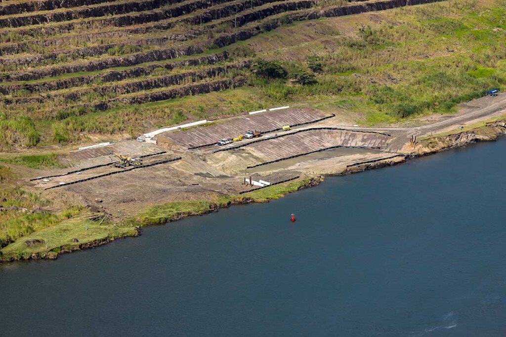 Mantenimiento y vigilancia constante en el Corte Culebra - El Faro - Canal de Panamá