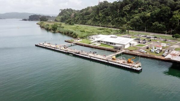 Concluye construcción de muelle flotante en Gatún - Canal de Panamá - El Faro