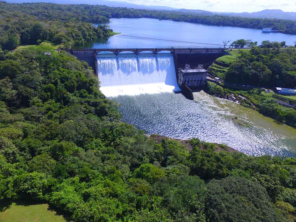 Represa Madden, Canal de Panamá - El Faro