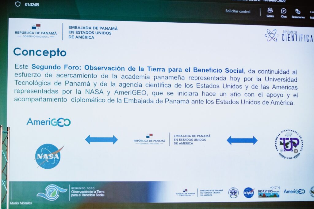 El administrador del Canal, Ricaurte Vásquez Morales, participó en el Segundo Foro de Observación de la Tierra para el Beneficio Social
