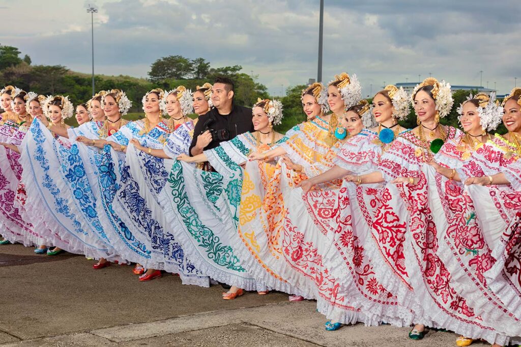 30 polleras en Miraflores