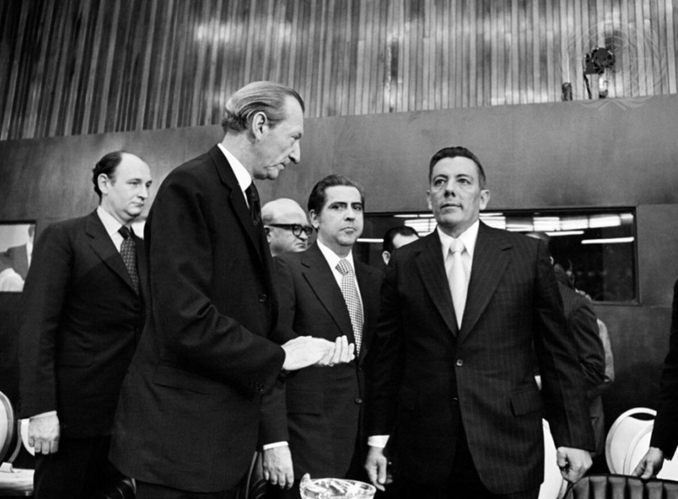 El general Omar Torrijos (dcha.) y Aquilino Boyd (centro) siendo recibidos por Kurt Waldheim, Secretario General de la ONU. Crédito: UN Photo/Yutaka Nagata. 