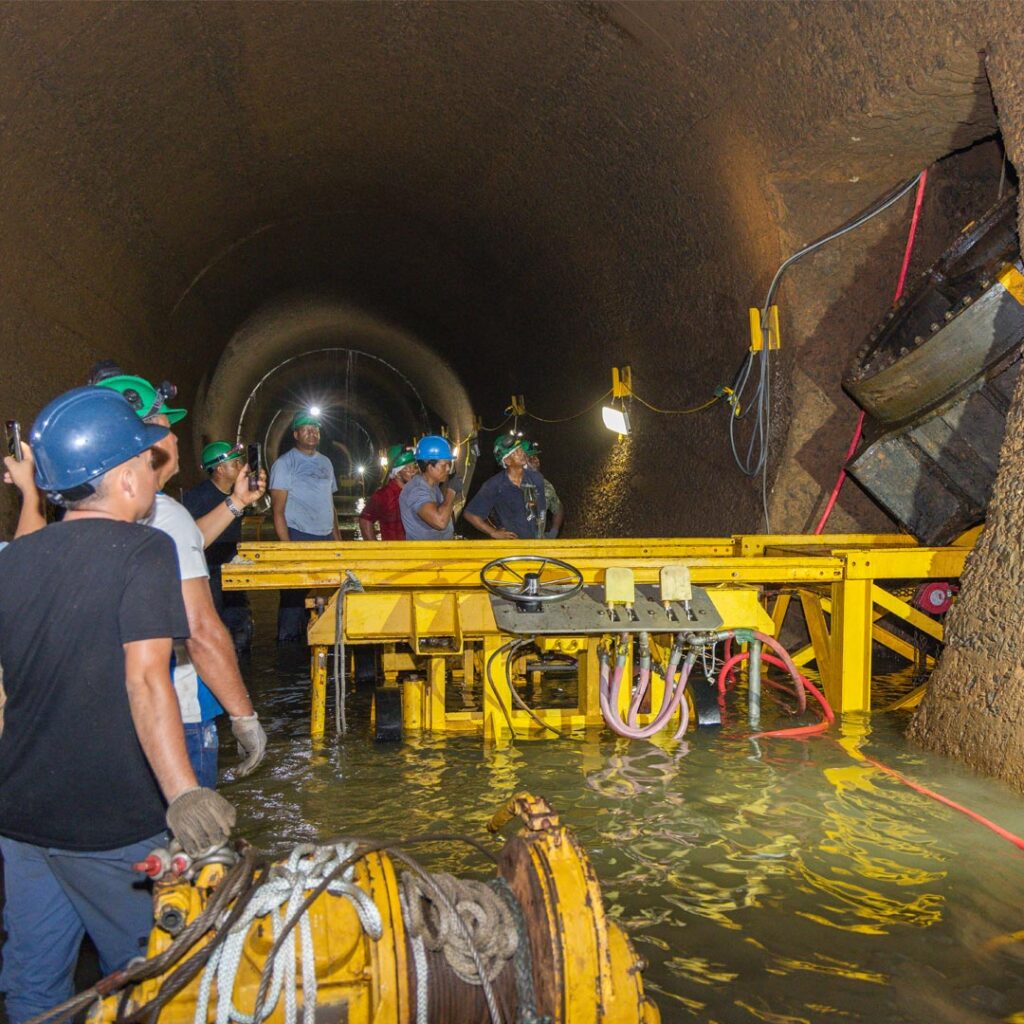 Mantenimiento de válvulas - Canal de Panamá