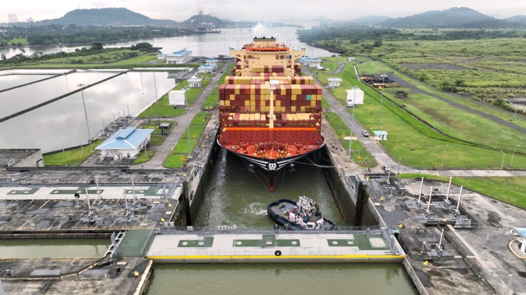 El buque portacontenedores MSC MARIE ha marcado un hito en la historia del Canal de Panamá al convertirse en el neopanamax de mayor capacidad que ha transitado por el Canal de Panamá