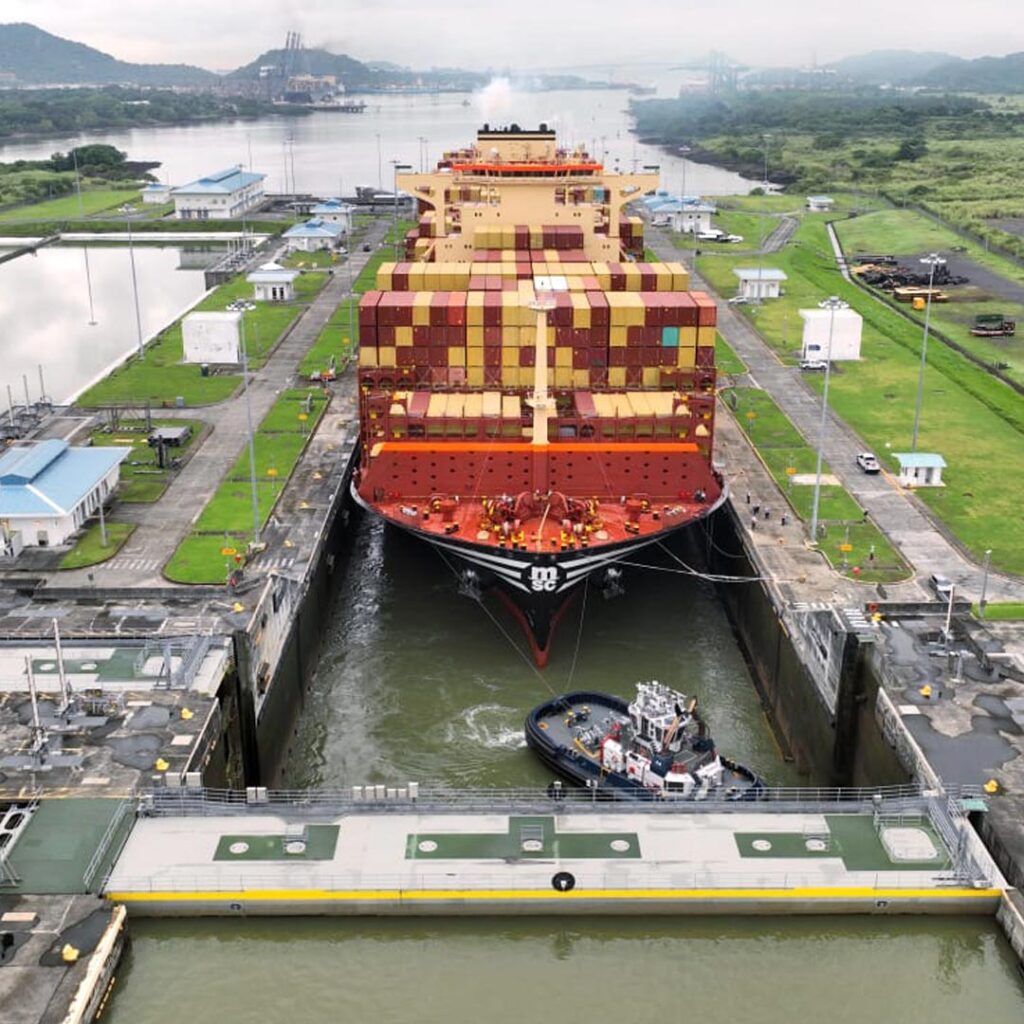 El buque portacontenedores MSC MARIE ha marcado un hito en la historia del Canal de Panamá al convertirse en el neopanamax de mayor capacidad que ha transitado por el Canal de Panamá