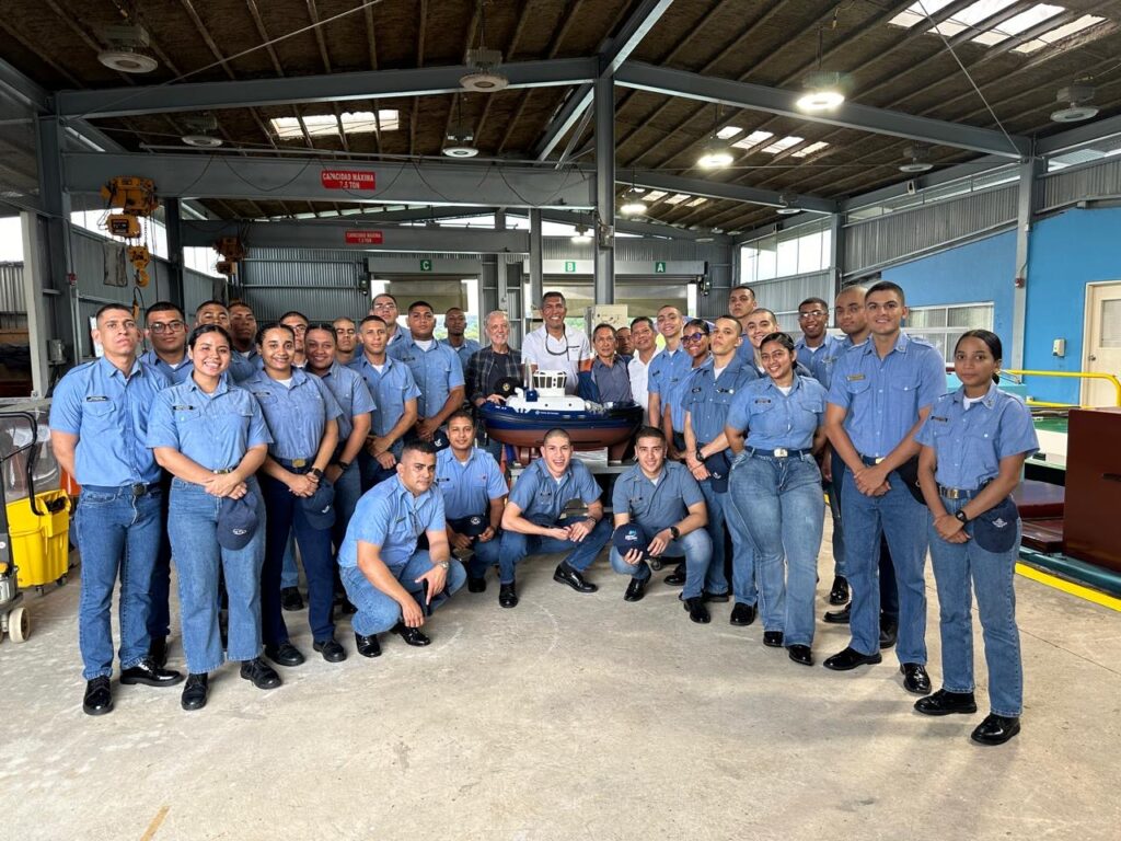 500 estudiantes de la Universidad Tecnológica de Panamá (UTP) participaron en una jornada informativa en el auditorio Ascanio Arosemena. Durante el evento, expertos del Canal ofrecieron charlas sobre la operación, la gestión socioambiental y la administración de la vía interoceánica